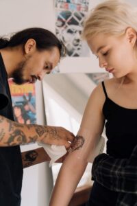 紋身貼紙如何使用 紋身貼紙如何使用